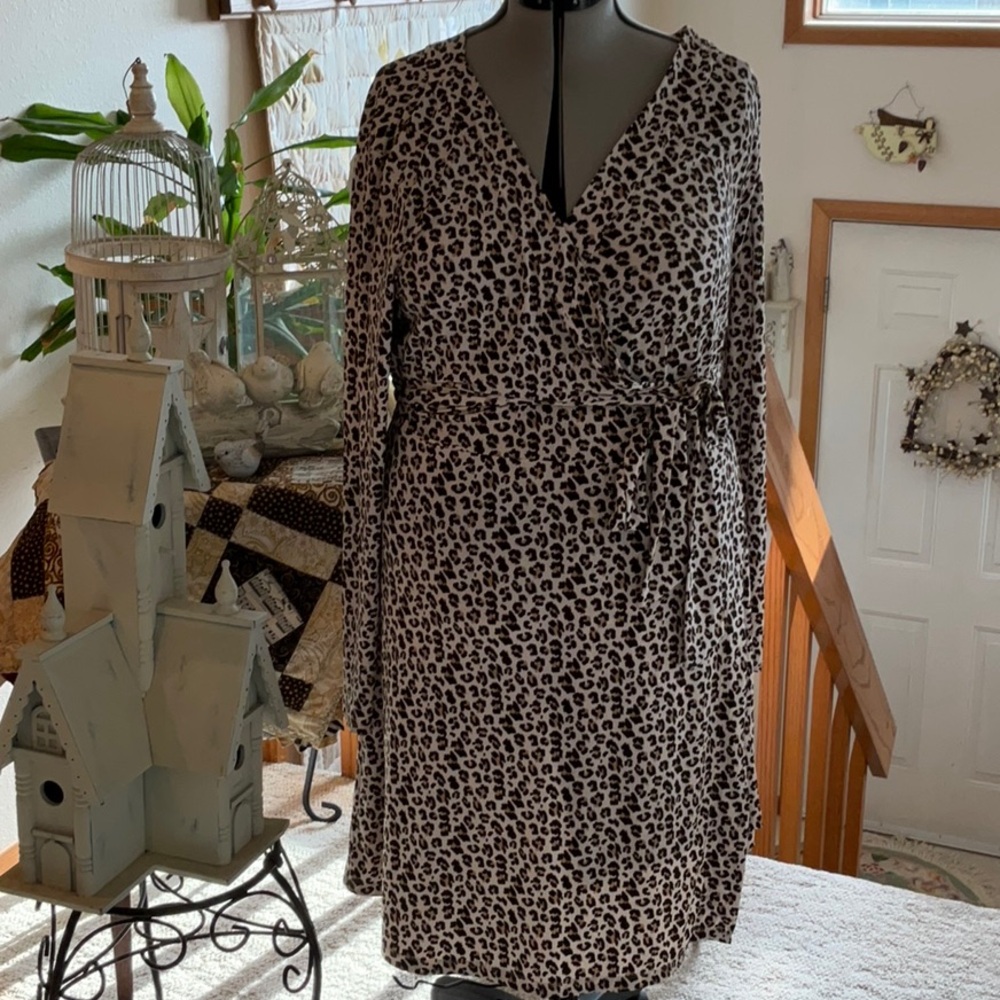 Banana Republic Brown and Cream Bell Sleeve Midi Dress